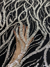 Dantela Couture Argintie cu Tulle Negru cu Siraguri, cu Margele si Paiete